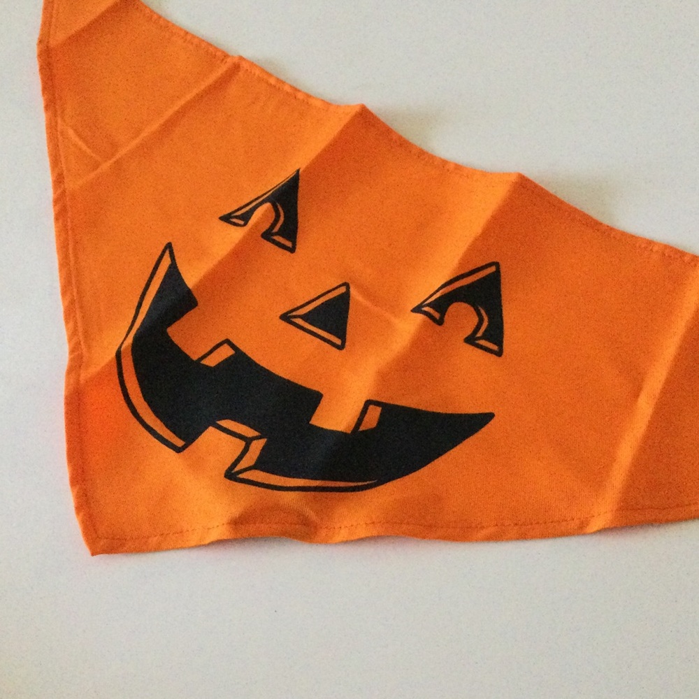 HOTEL DOGGY BANDANA JACK-O-LANTERN   PRINT ORANGE BLACK HALLOWEEN M/L NWOT